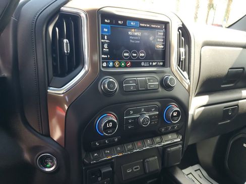 Used 2021 Chevrolet Silverado 1500 High Country image 23