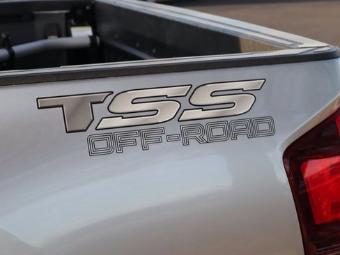 Used 2022 Toyota Tacoma TRD Off-Road image 7