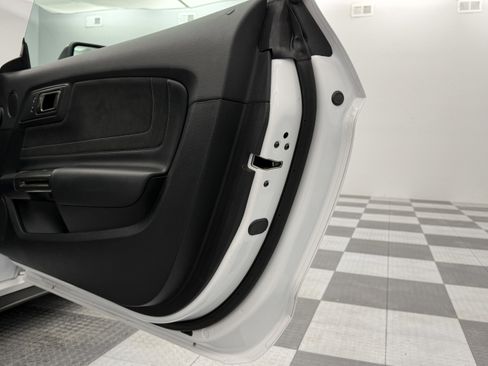 Used 2017 Ford Mustang Shelby GT350 image 72