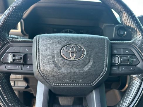 Certified 2025 Toyota Tacoma SR5 AWD/4WD image 25