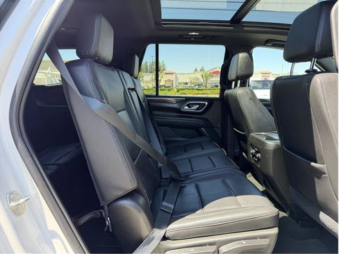 Used 2021 Chevrolet Tahoe Z71 w/ Luxury Package AWD/4WD image 14