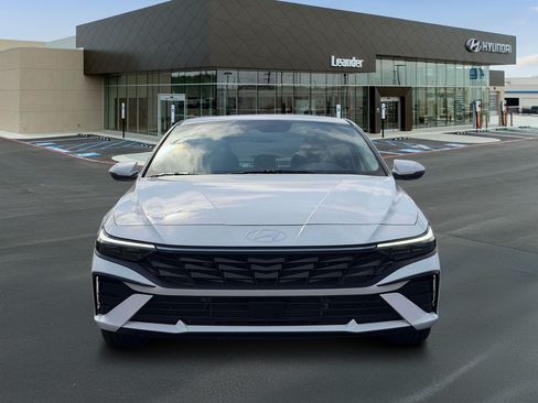 New 2026 Hyundai Elantra Limited FWD image 12