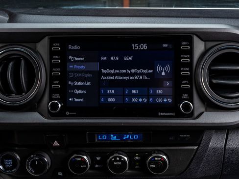 Used 2022 Toyota Tacoma TRD Off-Road image 23