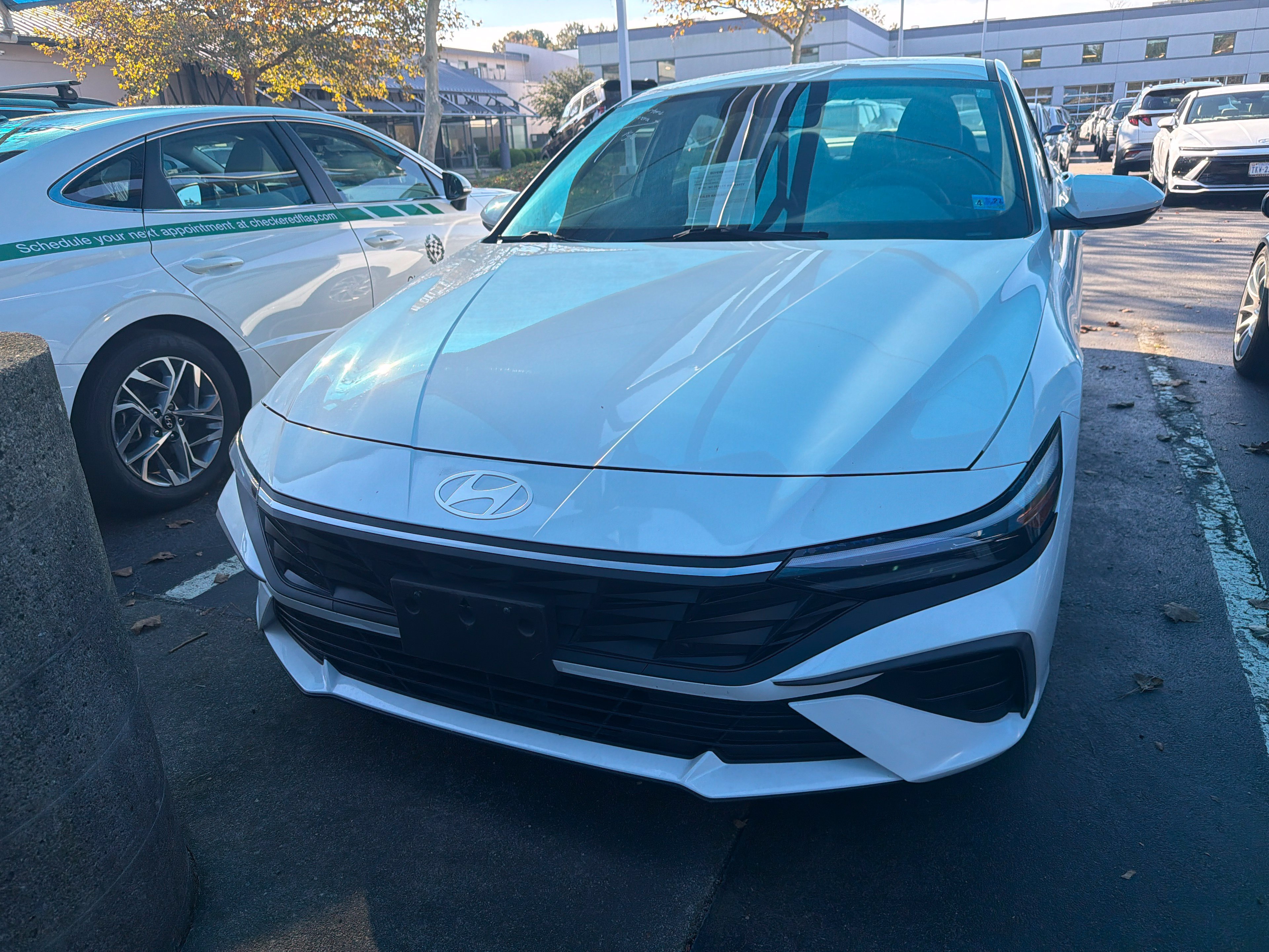 Used 2024 Hyundai Elantra SEL FWD image 2