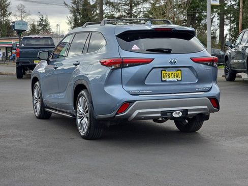 Used 2023 Toyota Highlander Platinum image 4