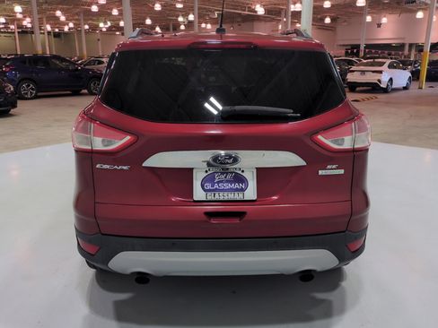 Used 2015 Ford Escape SE w/ SE Chrome Package FWD image 4