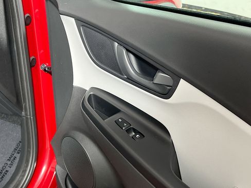 Used 2022 Hyundai Kona SEL image 32