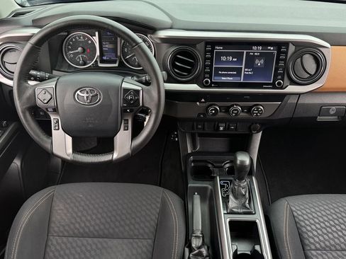 Used 2020 Toyota Tacoma SR5 image 11