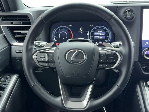 Used 2025 Lexus GX 550 image 18