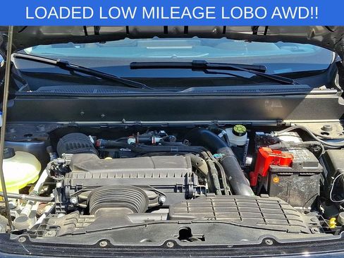 Used 2025 Ford Maverick Lobo AWD/4WD image 29
