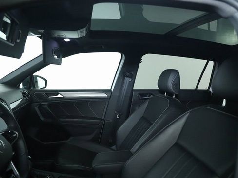 Used 2024 Volkswagen Tiguan SE R-Line image 21