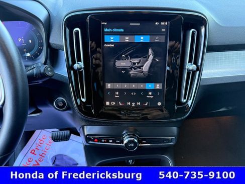 Used 2024 Volvo XC40 B5 Core w/ Protection Package image 31