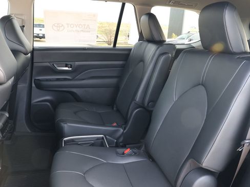 New 2026 Toyota Grand Highlander Limited image 30