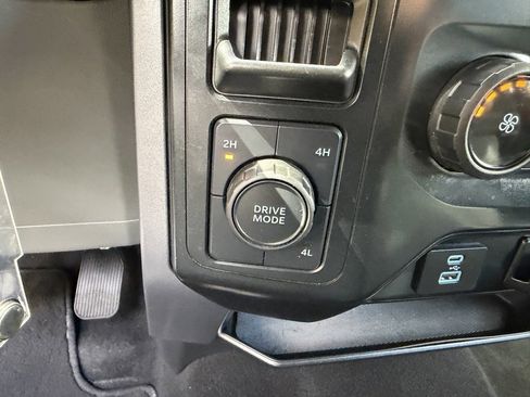 Used 2023 Ford F150 XLT image 28