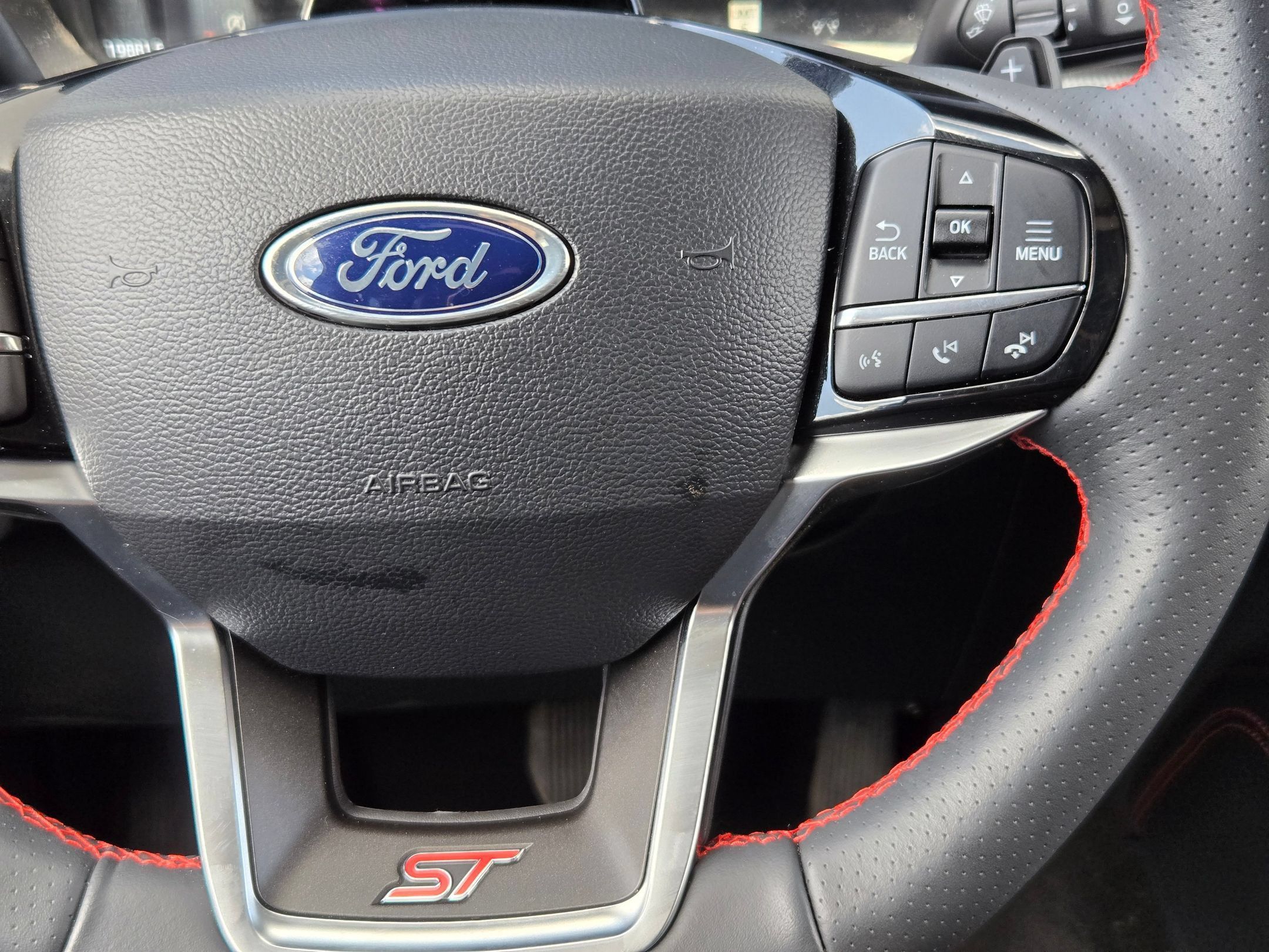 Used 2025 Ford Explorer ST AWD/4WD image 23