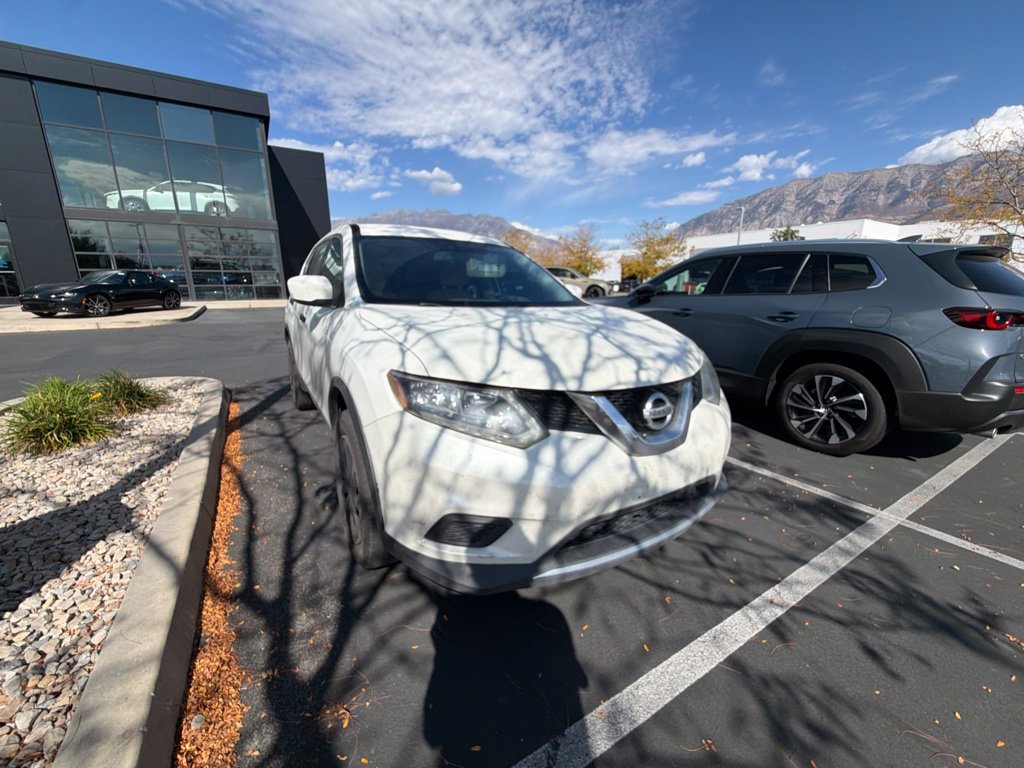 Used 2016 Nissan Rogue S FWD image 1