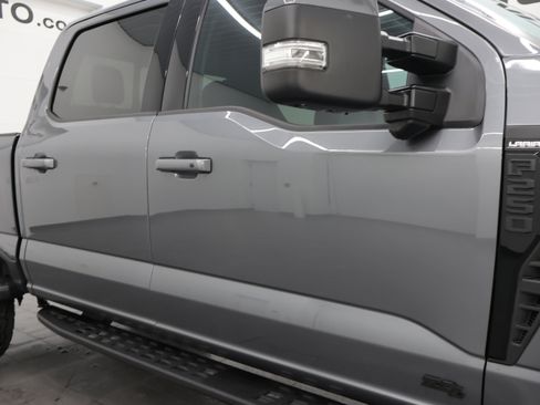 Used 2023 Ford F250 Lariat w/ Lariat Ultimate Package AWD/4WD image 28