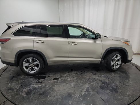 Used 2015 Toyota Highlander Limited image 11