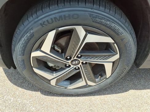 Certified 2024 Hyundai Tucson Limited FWD image 9