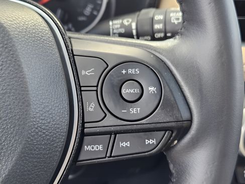 Certified 2021 Toyota RAV4 XLE w/ Convenience Package FWD image 23