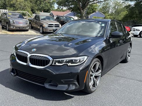 Used 2022 BMW 330i Sedan w/ Premium Package 2 RWD image 3