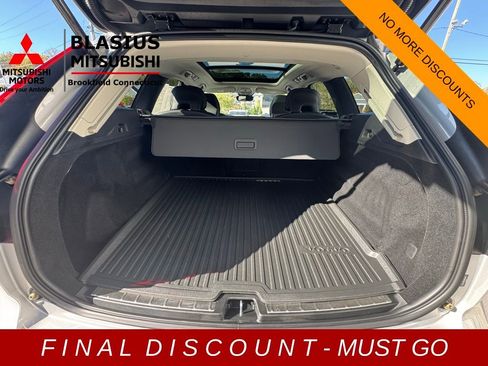 Used 2022 Volvo XC60 B5 Momentum w/ Climate Package image 27