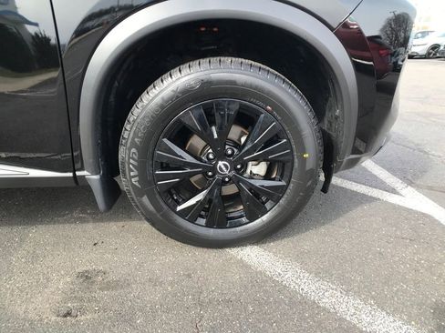 Used 2023 Nissan Rogue SV w/ SV Premium B Package image 7