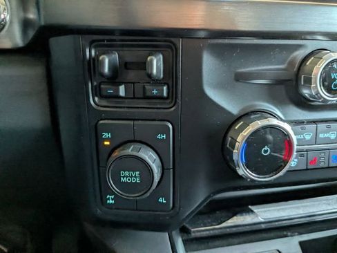 Used 2023 Ford F250 Lariat w/ Sport Appearance Package AWD/4WD image 5