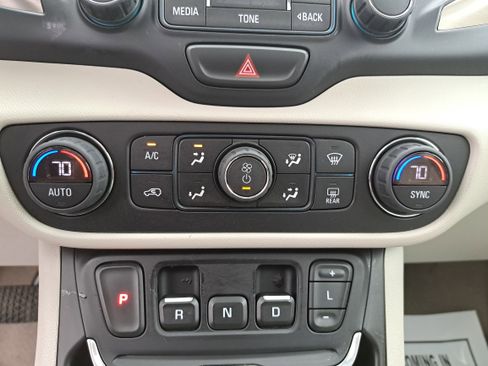 Used 2018 GMC Terrain Denali w/ Advanced Safety Package image 21