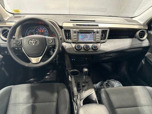 Used 2015 Toyota RAV4 LE w/ Four Season Floor Mat Package AWD/4WD image 7