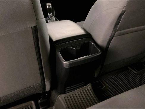 Used 2017 Toyota Tacoma TRD Sport w/ Tow Package (A/T) image 10