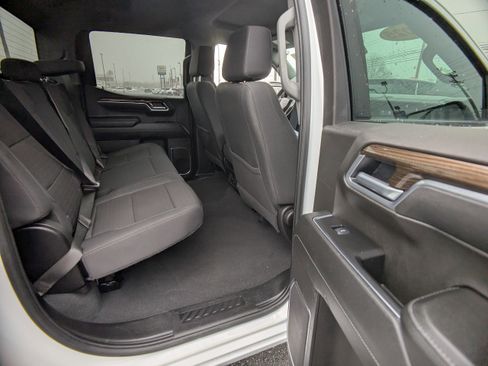 Used 2025 Chevrolet Silverado 1500 LT AWD/4WD image 14