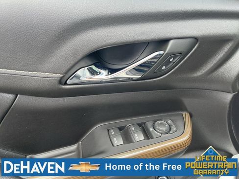 Used 2023 GMC Acadia SLE w/ Driver Convenience Package FWD image 23