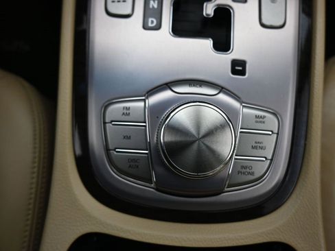 Used 2011 Hyundai Genesis 4.6 image 24