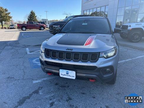 Used 2023 Jeep Compass Trailhawk image 10