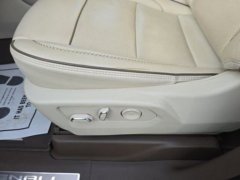 Used 2023 GMC Yukon Denali w/ Advanced Technology Package image 28