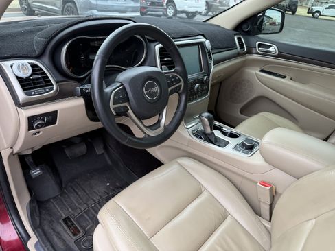 Used 2017 Jeep Grand Cherokee Limited image 6