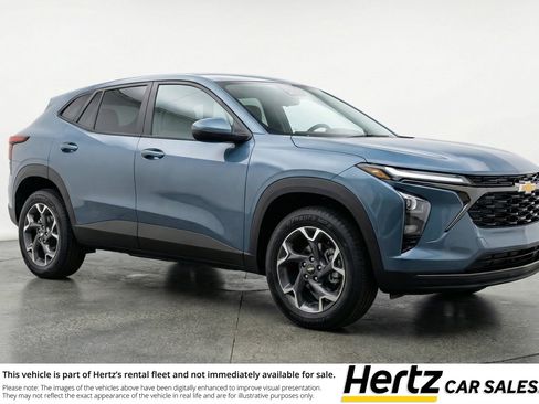 Used 2025 Chevrolet Trax LT FWD image 1