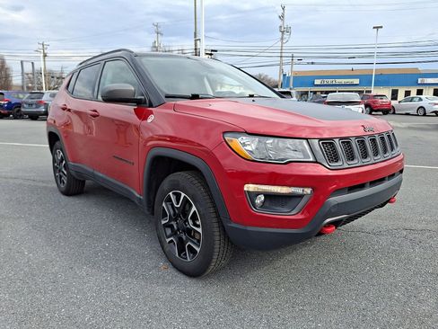 Used 2020 Jeep Compass Trailhawk AWD/4WD image 3