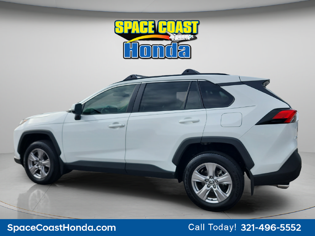 Used 2024 Toyota RAV4 XLE FWD image 11