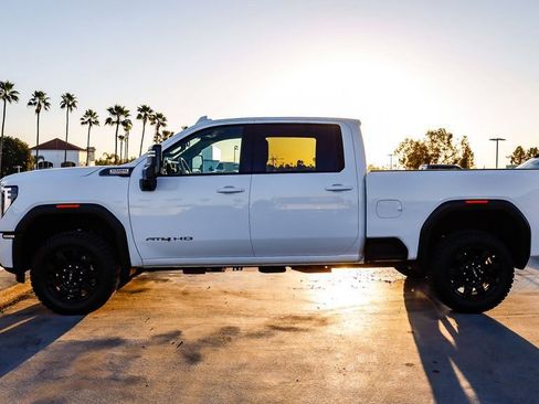 Used 2025 GMC Sierra 2500 AT4 image 14
