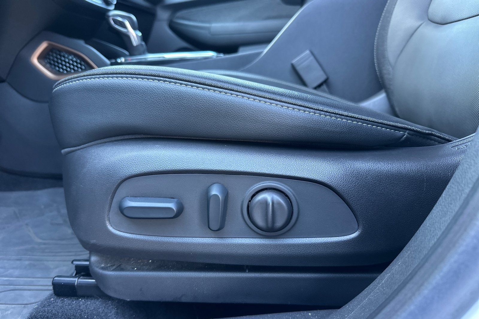 Used 2023 Chevrolet TrailBlazer ACTIV w/ Sun and Liftgate Package FWD image 13