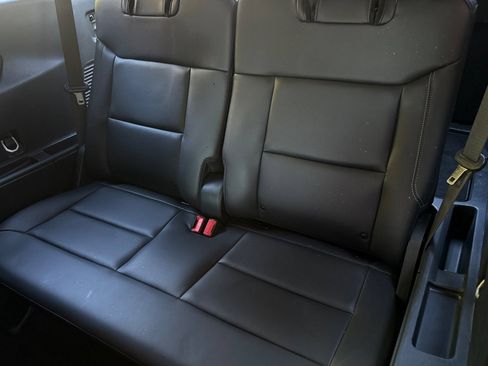 Used 2023 Ford Explorer XLT w/ Equipment Group 202A AWD/4WD image 19