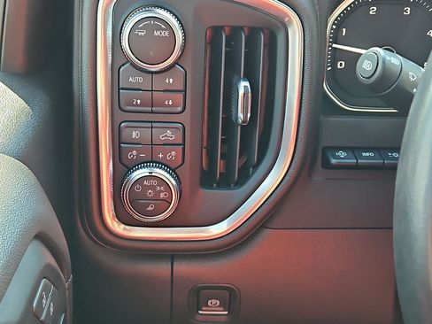 Certified 2022 GMC Sierra 3500 Denali w/ Denali Ultimate Package AWD/4WD image 24