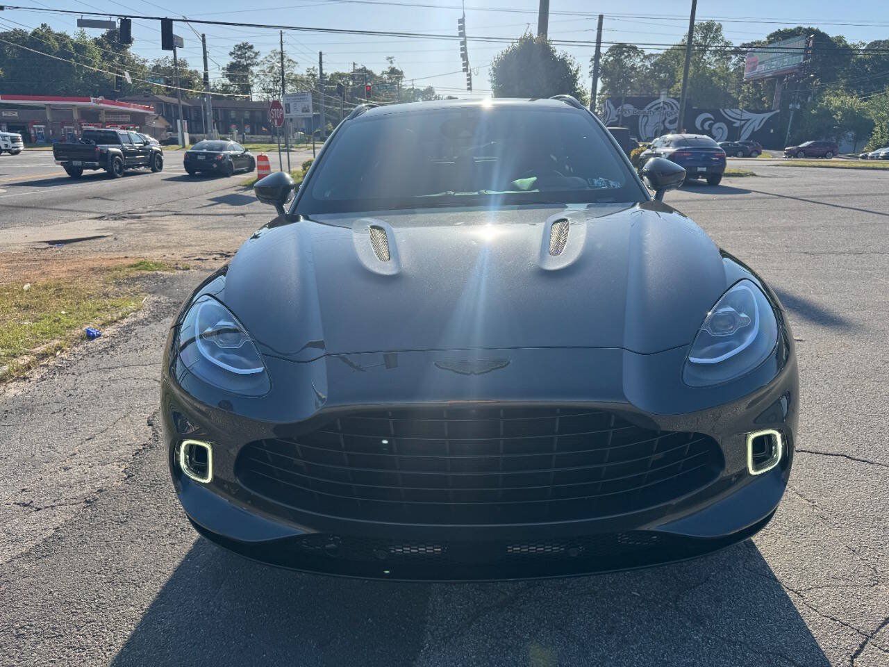 Used 2021 Aston Martin DBX AWD/4WD image 8