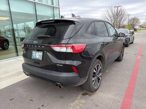 Used 2021 Ford Escape SE w/ SE Sport Appearance Package image 9