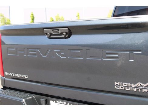 Used 2020 Chevrolet Silverado 2500 High Country w/ Technology Package AWD/4WD image 37
