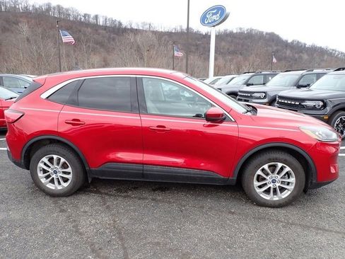 Used 2020 Ford Escape SE image 6