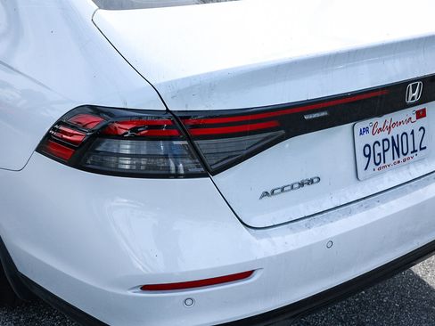 Used 2023 Honda Accord EX-L image 8