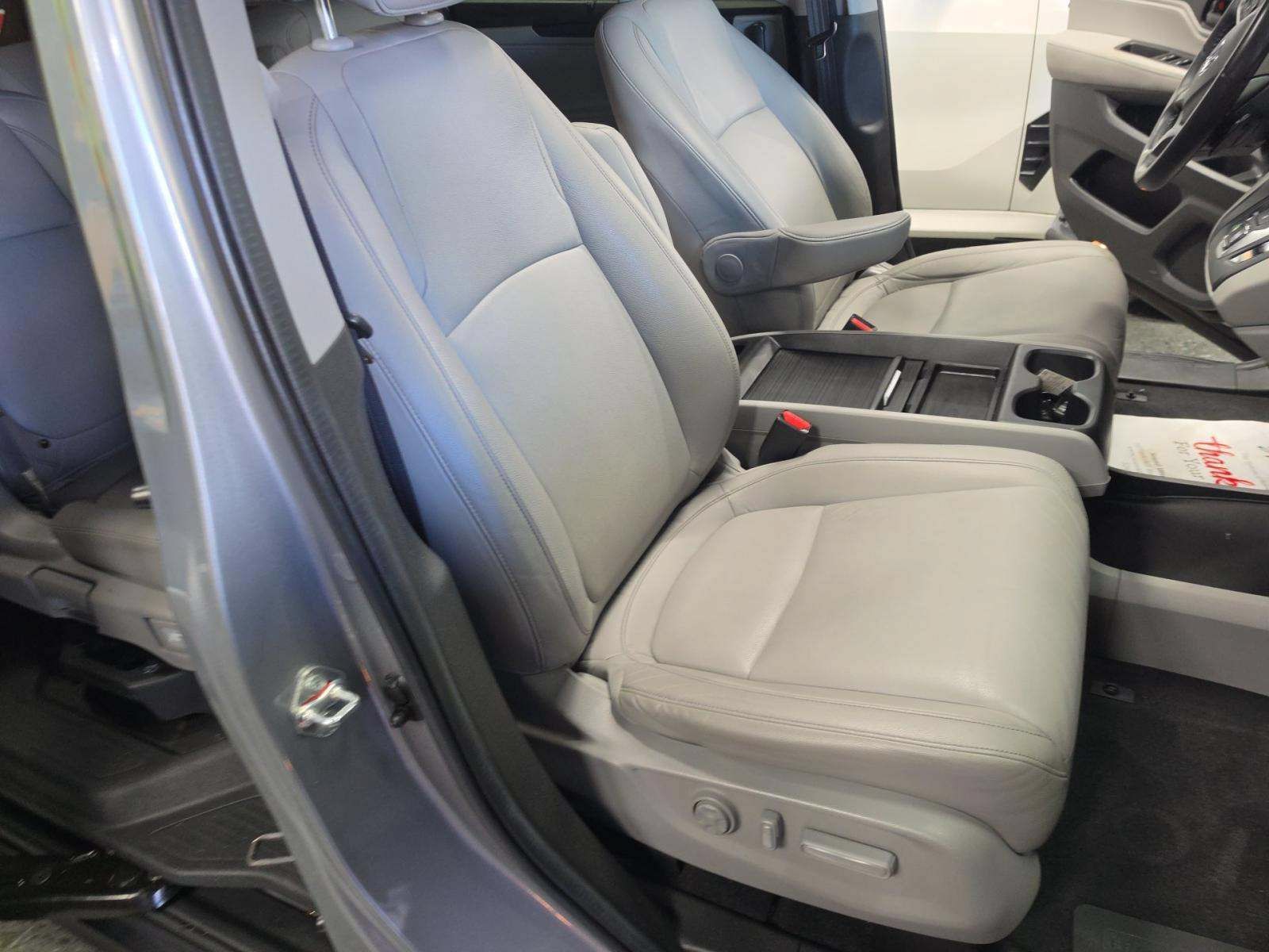 Used 2024 Honda Odyssey EX-L image 11